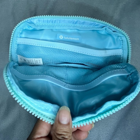Lululemon Athletica Mint Crossbody Bag - Picture 5 of 6